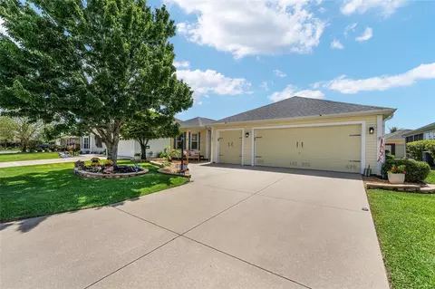 1486 Golden Ridge Dr, The Villages, FL 32162
