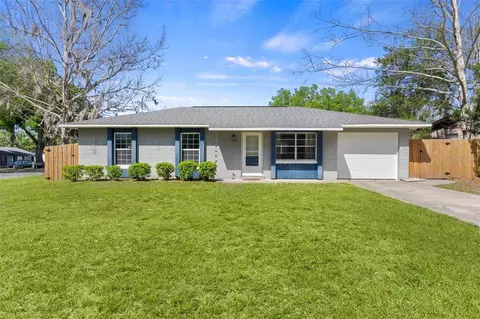 1101 Spruce Ct, Tavares, FL 32778