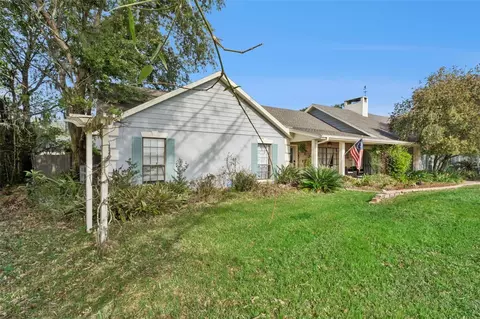 Exterior - 2002 Fairway Dr, Eustis, FL 32726 photo 15 of 15