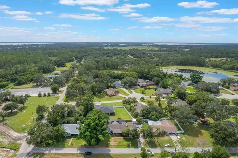 View/Area - 2002 Fairway Dr, Eustis, FL 32726 photo 7 of 8
