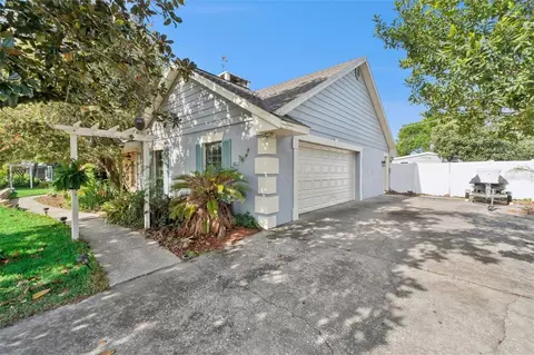 Exterior - 2002 Fairway Dr, Eustis, FL 32726 photo 11 of 15