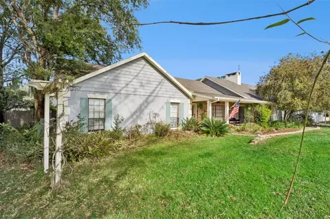 Exterior - 2002 Fairway Dr, Eustis, FL 32726 photo 2 of 15