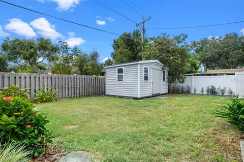 Exterior - 2002 Fairway Dr, Eustis, FL 32726 photo 12 of 15