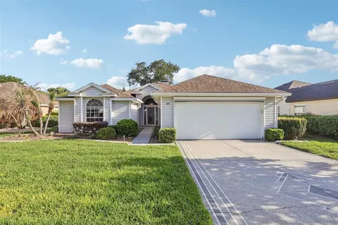 587 Juniper Way, Tavares, FL 32778