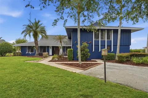 29116 Beauclaire Dr, Tavares, FL 32778