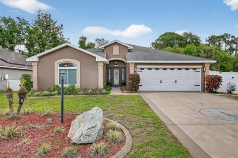 11637 Lake Dr, Leesburg, FL 34788