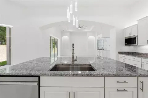 Kitchen - 421 W Chase St, Hernando, FL 34442 photo 3 of 7
