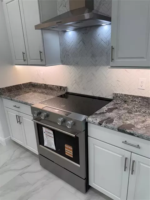 Kitchen - 421 W Chase St, Hernando, FL 34442 photo 6 of 7