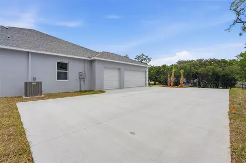 Exterior - 421 W Chase St, Hernando, FL 34442 photo 5 of 11