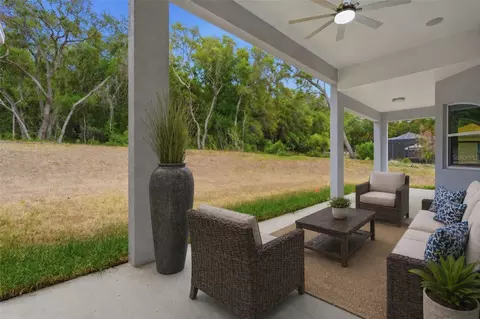 Exterior - 421 W Chase St, Hernando, FL 34442 photo 2 of 11