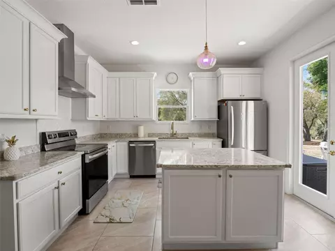 Kitchen - 11155 Cherry Lake Rd, Clermont, FL 34715 photo 2 of 5