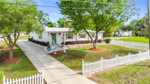 111 Mark Ave, Lady Lake, FL 32159