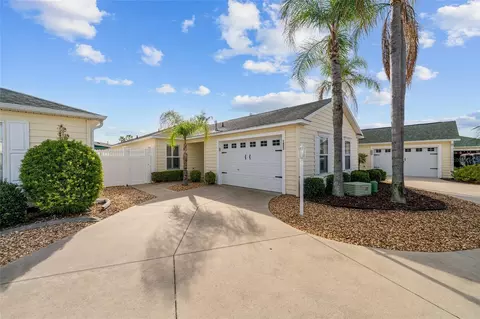 1423 Conchas Dr, The Villages, FL 32162