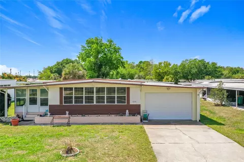 1231 Elkhart Cir, Tavares, FL 32778