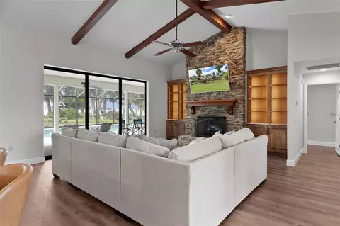 Living - 60 Sand Lake Pl, Eustis, FL 32726 photo 2 of 6