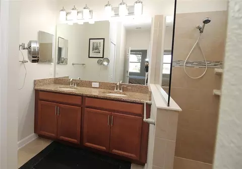 Bath - 3752 Quaint Ln, Clermont, FL 34711 photo 2 of 3