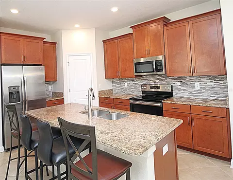 Kitchen - 3752 Quaint Ln, Clermont, FL 34711 photo 2 of 4