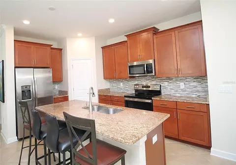 Kitchen - 3752 Quaint Ln, Clermont, FL 34711 photo 4 of 4
