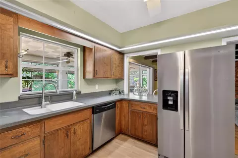 Kitchen - 1945 Normandy Dr, Mount Dora, FL 32757 photo 3 of 4