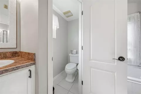 Bath - 2505 Carmel Ln, Eustis, FL 32726 photo 3 of 5