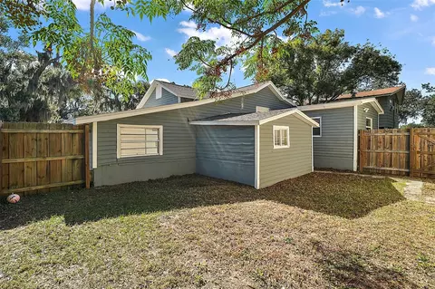 Exterior - 105 W Stevens Ave, Eustis, FL 32726 photo 5 of 8