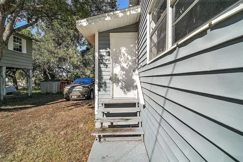Exterior - 105 W Stevens Ave, Eustis, FL 32726 photo 7 of 8