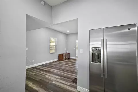 Entry Way - 105 W Stevens Ave, Eustis, FL 32726 photo 5 of 6