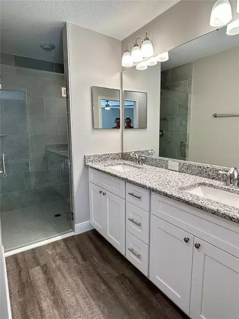 Bath - 15637 SE 84th Ter, Summerfield, FL 34491 photo 1 of 2