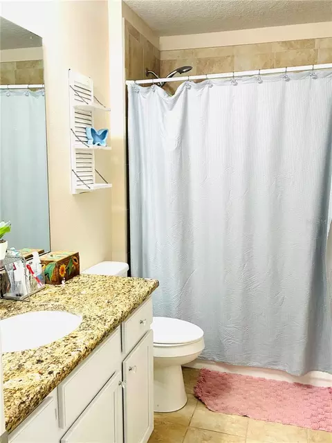 Bath - 40551 E 5th Ave, Umatilla, FL 32784 photo 1 of 2