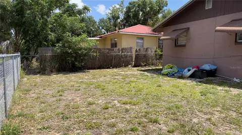 Exterior - 517 Harris St, Sebring, FL 33870 photo 8 of 11