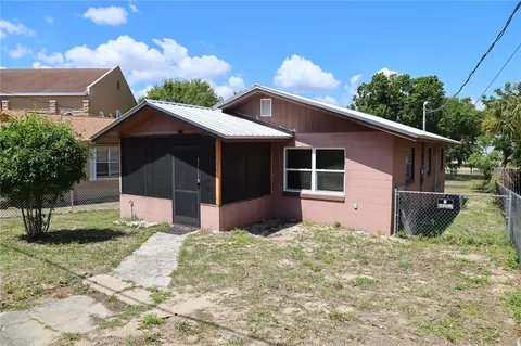 Exterior - 517 Harris St, Sebring, FL 33870 photo 2 of 11