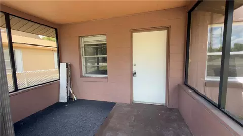 Exterior - 517 Harris St, Sebring, FL 33870 photo 6 of 11