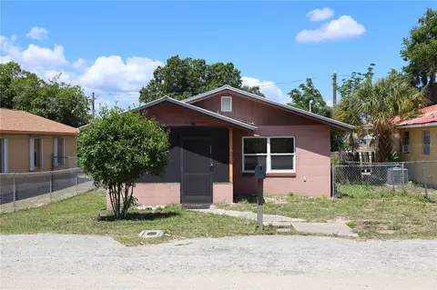 Exterior - 517 Harris St, Sebring, FL 33870 photo 3 of 11