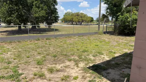 Exterior - 517 Harris St, Sebring, FL 33870 photo 9 of 11
