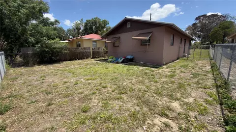 Exterior - 517 Harris St, Sebring, FL 33870 photo 10 of 11