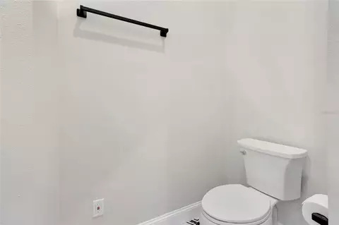 Bath - 1215 Lakeshore Dr, Eustis, FL 32726 photo 3 of 8