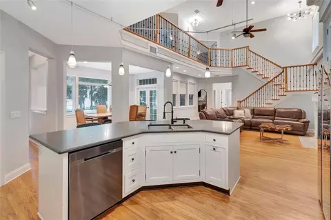 Kitchen - 1215 Lakeshore Dr, Eustis, FL 32726 photo 3 of 4