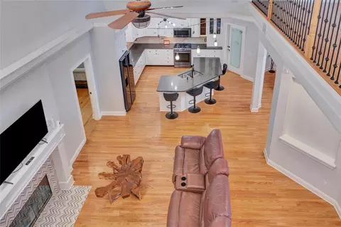 Entry Way - 1215 Lakeshore Dr, Eustis, FL 32726 photo 5 of 8