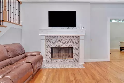 Living - 1215 Lakeshore Dr, Eustis, FL 32726 photo 2 of 2