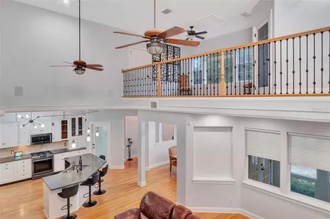 Entry Way - 1215 Lakeshore Dr, Eustis, FL 32726 photo 4 of 8