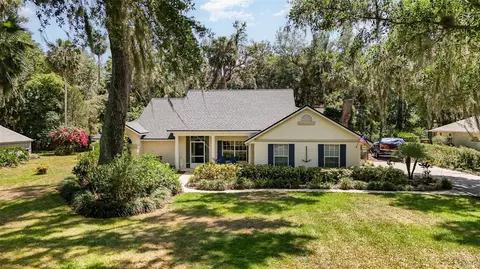 16730 Beauclaire Ct, Tavares, FL 32778