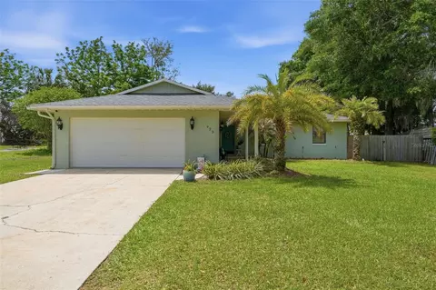 923 Park Dr, Tavares, FL 32778