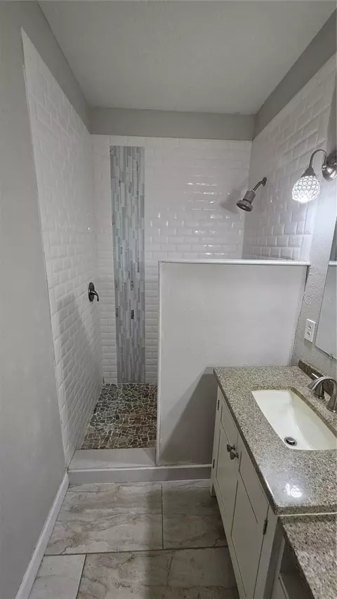 Bath - 708 Fortanini Cir, Ocoee, FL 34761 photo 2 of 6