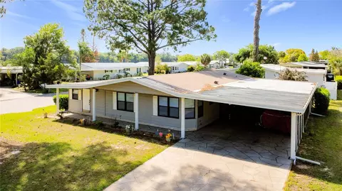 1690 Elkhart Cir, Tavares, FL 32778