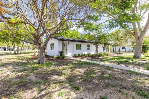 1201 Sherman Ave, Tavares, FL 32778