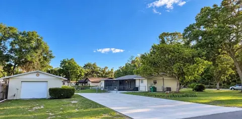 407 Poinsettia Ave, Fruitland Park, FL 34731
