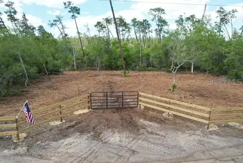 21575 SE 145th Pl, Umatilla, FL 32784