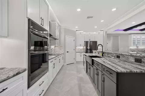 Kitchen - 1309 S Center St, Eustis, FL 32726 photo 5 of 10