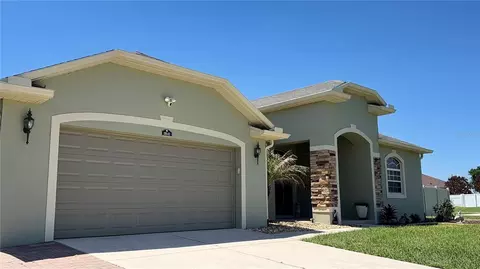 Exterior - 1841 Sanderling Dr, Clermont, FL 34711 photo 2 of 7