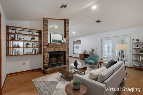 Living - 2681 Washington Ave #18, Eustis, FL 32726 photo 4 of 8